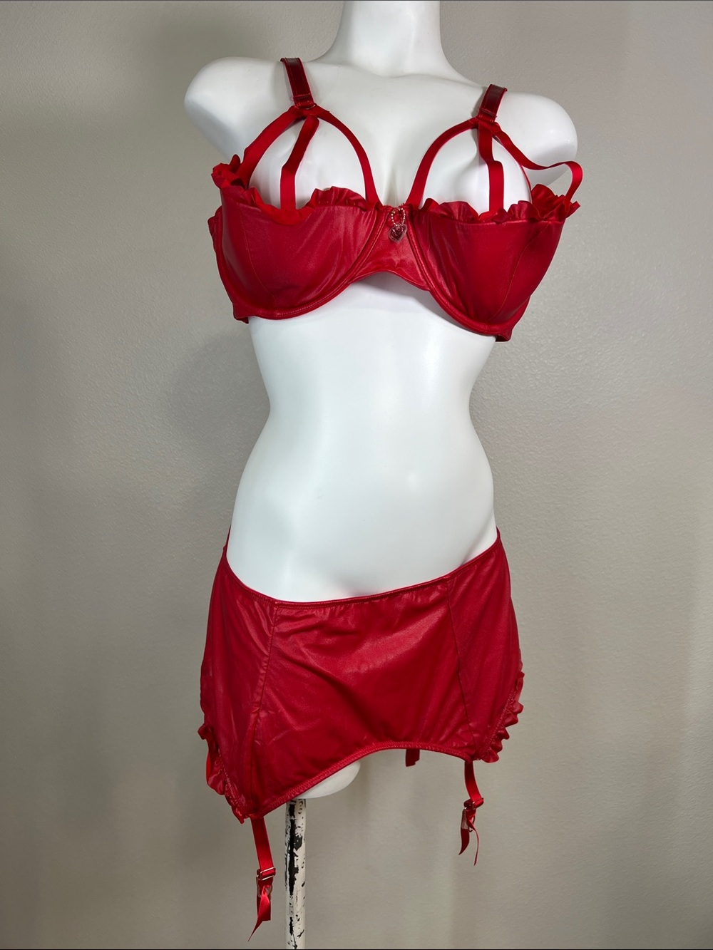 Savage X Fenty Red Glossy Flossy Caged Quarter Cup Bra (40DD) & Skirt (3X) Set
